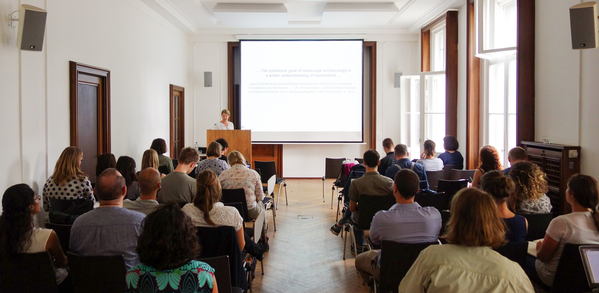 Almut Schülke vom Museum of Cultural History, Oslo eröffente den Workshop mit einem Vortrag über Theorien und Konzepte in der Landschaftsarchäologie | Foto: Berliner Antike-Kolleg